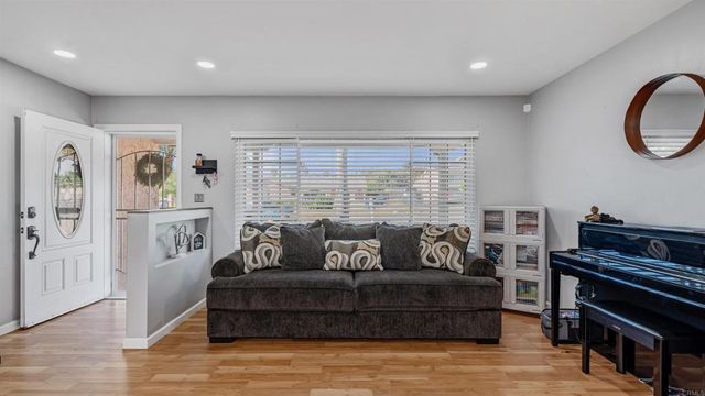 9201 Brookside Circle, Spring Valley, CA 91977