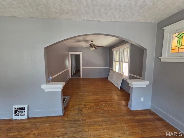 5947 Summit Place, St Louis, MO 63147