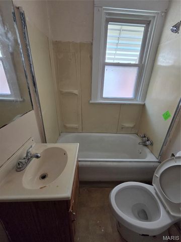 5947 Summit Place, St Louis, MO 63147