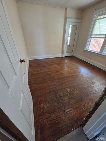 5947 Summit Place, St Louis, MO 63147