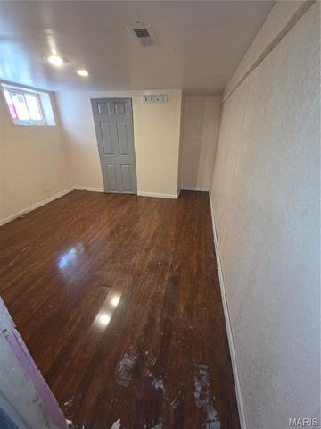 5947 Summit Place, St Louis, MO 63147