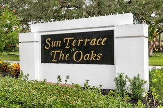 9904 Chapman Oak Court, Palm Beach Gardens, FL 33410