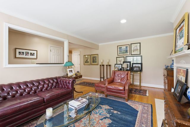 3802 Harding Pl, Nashville, TN 37215