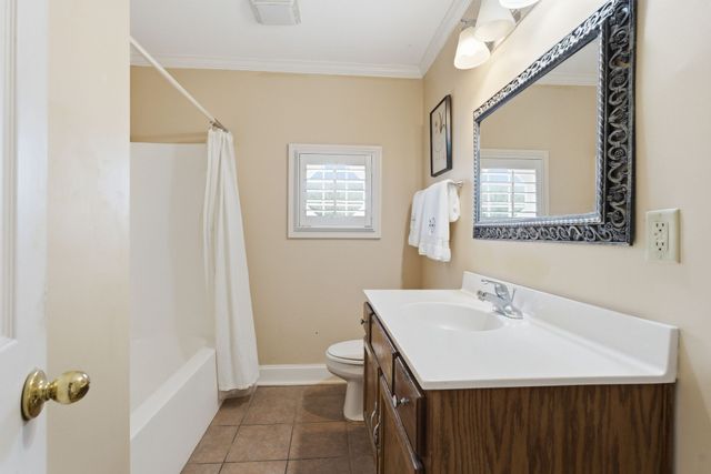 3802 Harding Pl, Nashville, TN 37215