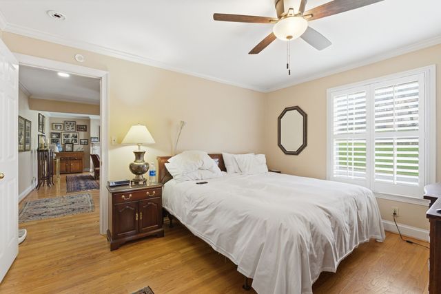 3802 Harding Pl, Nashville, TN 37215