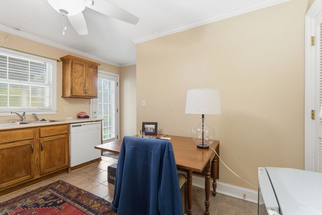 3802 Harding Pl, Nashville, TN 37215