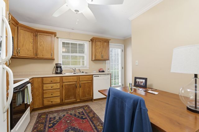 3802 Harding Pl, Nashville, TN 37215