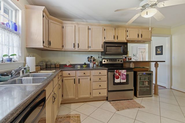 3802 Harding Pl, Nashville, TN 37215