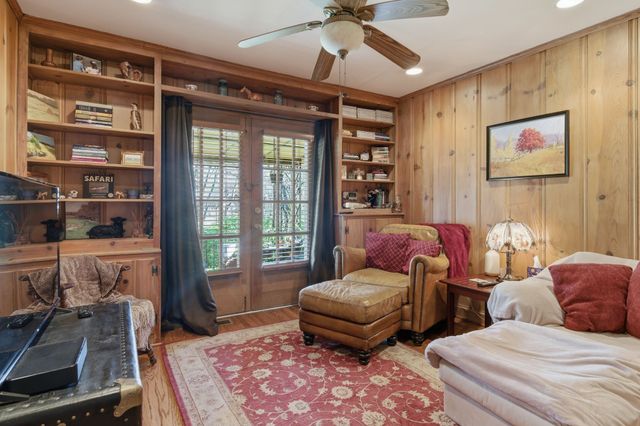 3802 Harding Pl, Nashville, TN 37215