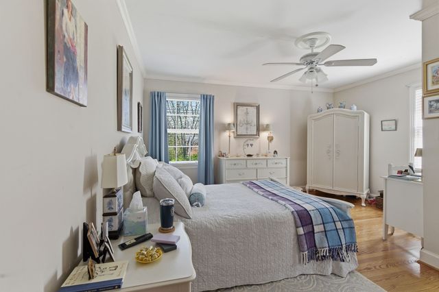 3802 Harding Pl, Nashville, TN 37215