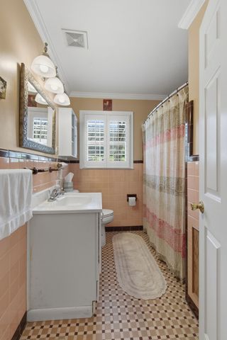 3802 Harding Pl, Nashville, TN 37215