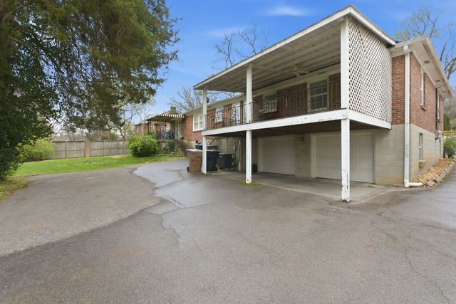 3802 Harding Pl, Nashville, TN 37215