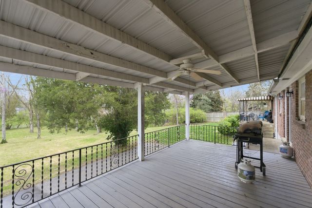 3802 Harding Pl, Nashville, TN 37215