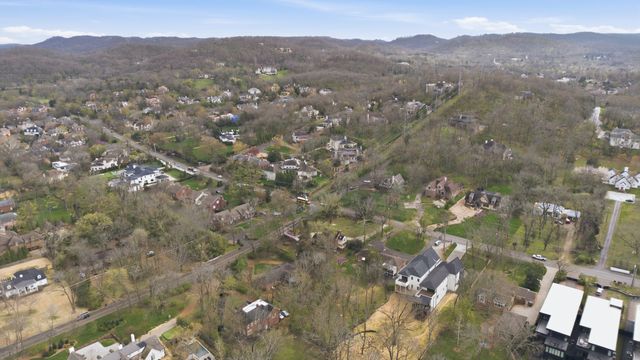 3802 Harding Pl, Nashville, TN 37215