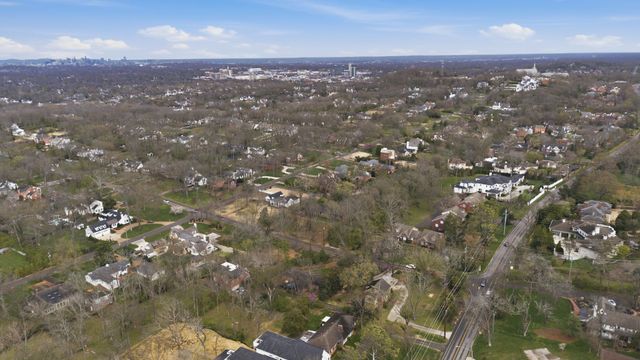 3802 Harding Pl, Nashville, TN 37215