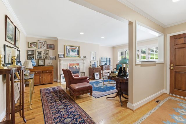 3802 Harding Pl, Nashville, TN 37215