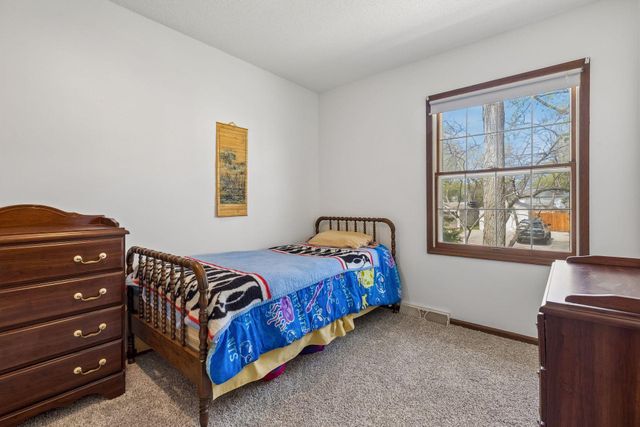18815 South Lane, Minnetonka, MN 55345