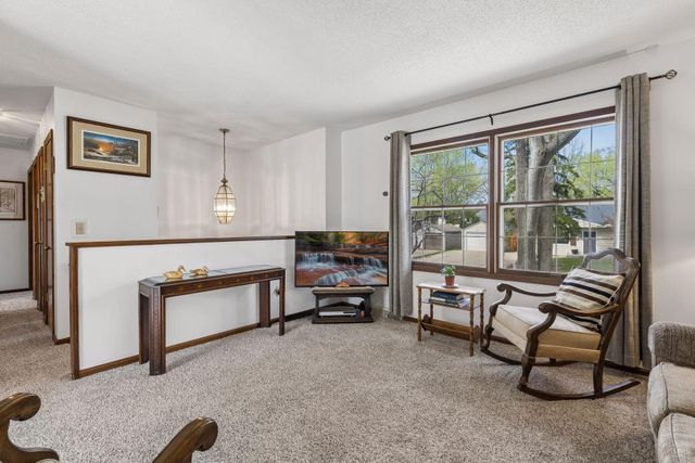 18815 South Lane, Minnetonka, MN 55345