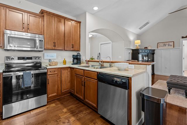 1368 N Sandy Creek Circle 4, Nixa, MO 65714