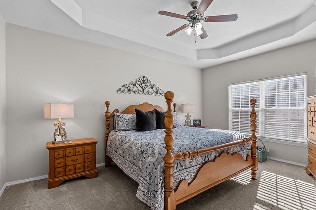 1368 N Sandy Creek Circle 4, Nixa, MO 65714