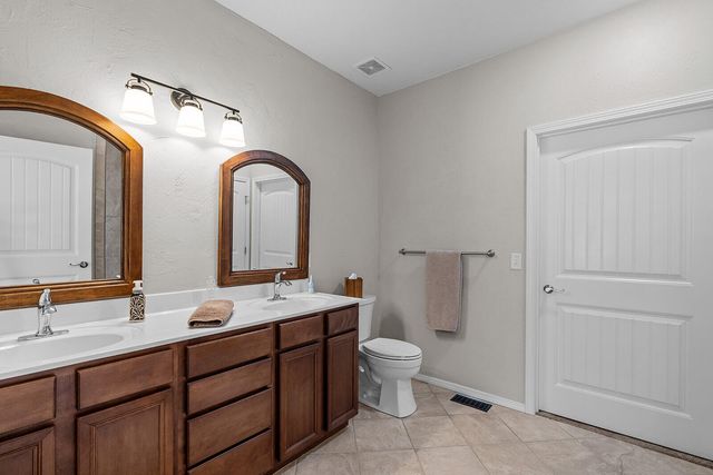 1368 N Sandy Creek Circle 4, Nixa, MO 65714