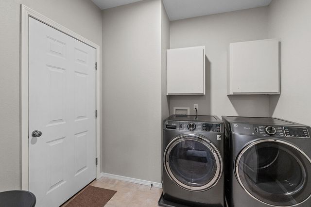 1368 N Sandy Creek Circle 4, Nixa, MO 65714