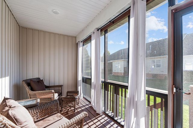 1368 N Sandy Creek Circle 4, Nixa, MO 65714