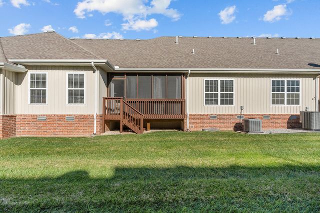 1368 N Sandy Creek Circle 4, Nixa, MO 65714