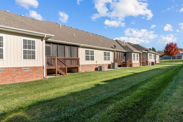 1368 N Sandy Creek Circle 4, Nixa, MO 65714