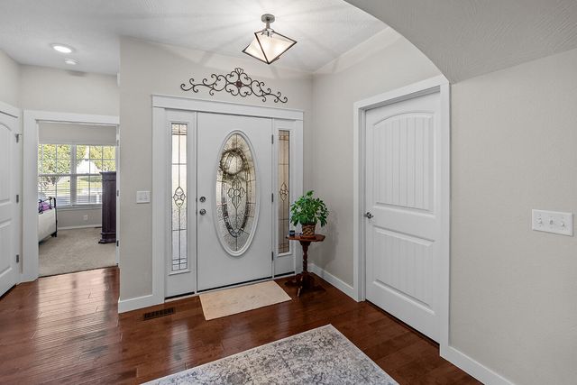 1368 N Sandy Creek Circle 4, Nixa, MO 65714