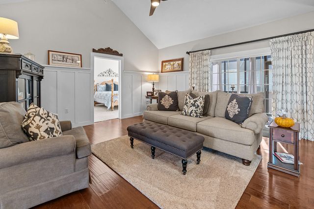 1368 N Sandy Creek Circle 4, Nixa, MO 65714