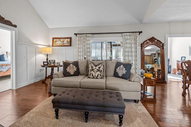 1368 N Sandy Creek Circle 4, Nixa, MO 65714