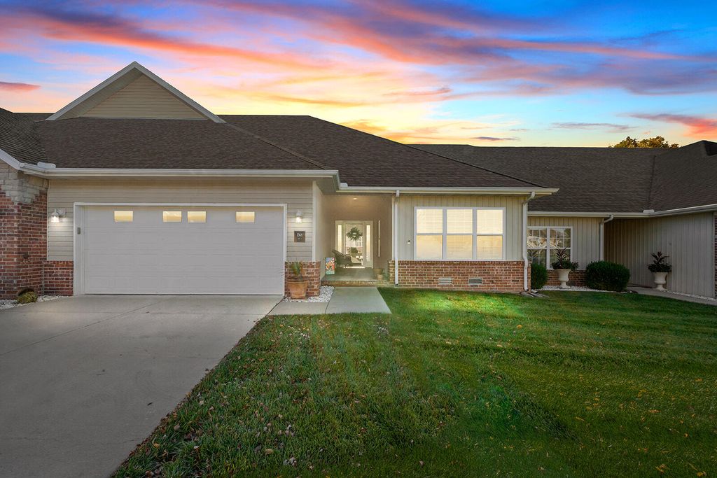 1368 N Sandy Creek Circle 4, Nixa, MO 65714