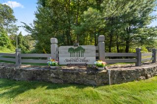156 Heatherwood Drive 156, Brookfield, CT 06804