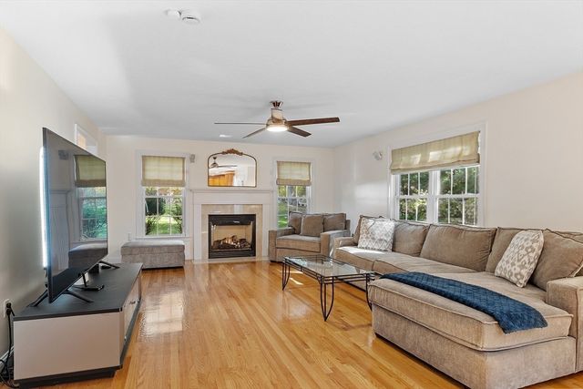 27 Garfield Ave, Danvers, MA 01923