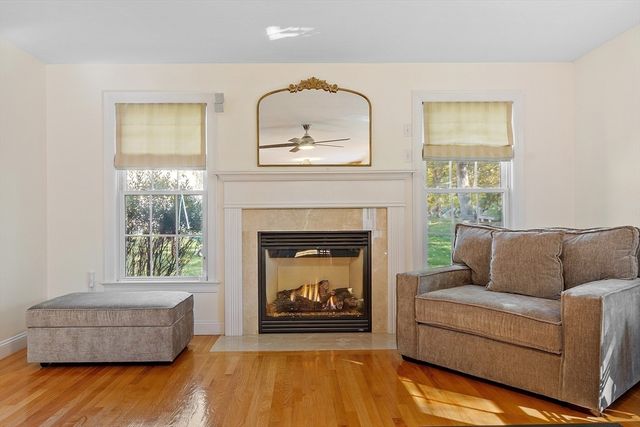 27 Garfield Ave, Danvers, MA 01923