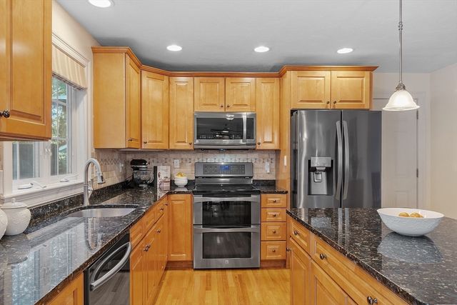 27 Garfield Ave, Danvers, MA 01923