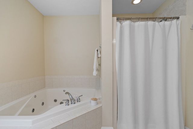 27 Garfield Ave, Danvers, MA 01923