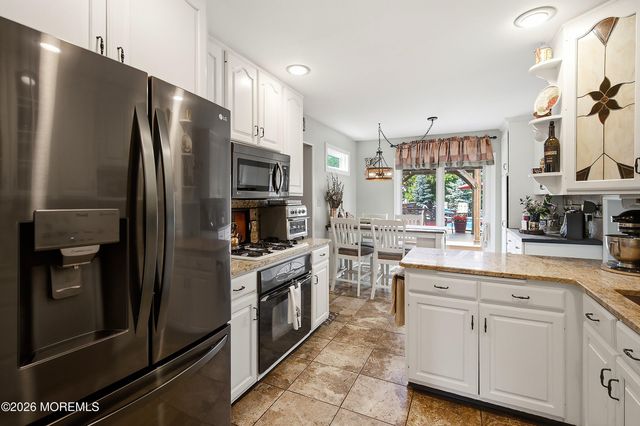 25 Dusko Drive, Parlin, NJ 08859
