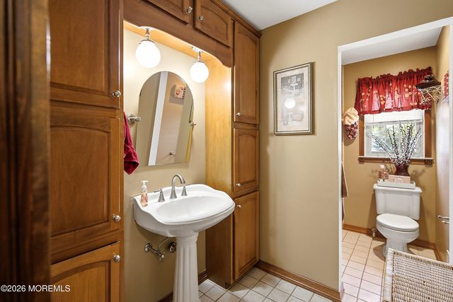 25 Dusko Drive, Parlin, NJ 08859