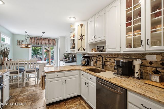 25 Dusko Drive, Parlin, NJ 08859