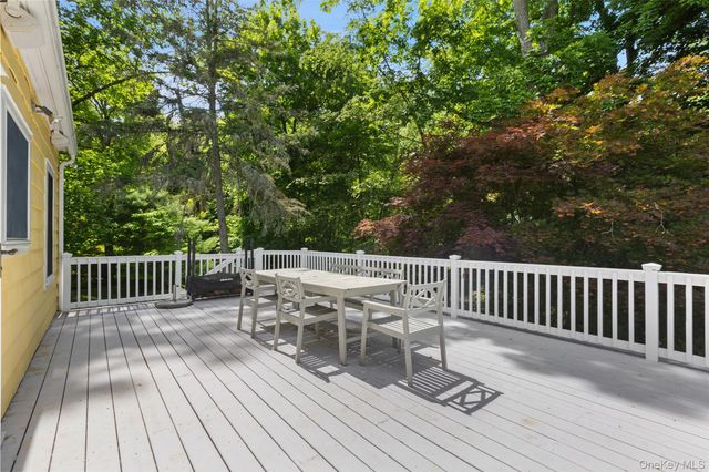 65 Laurelton Road, Mount Kisco, NY 10549