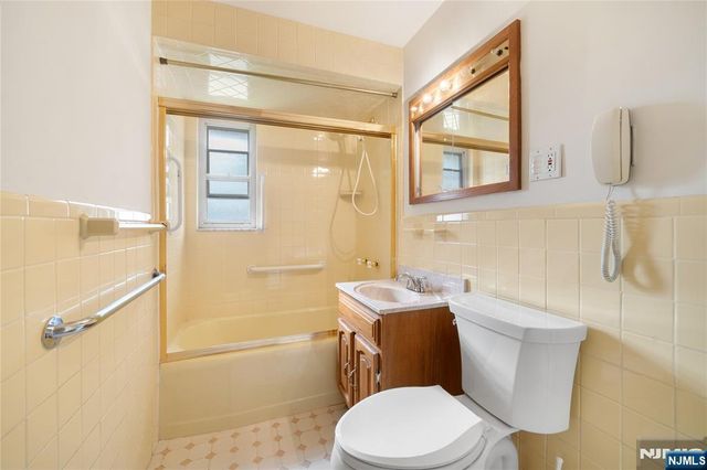 498 Riverside Terrace, Rutherford, NJ 07070