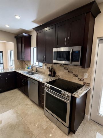 21719 Cromwell Cir, Boca Raton, FL 33486