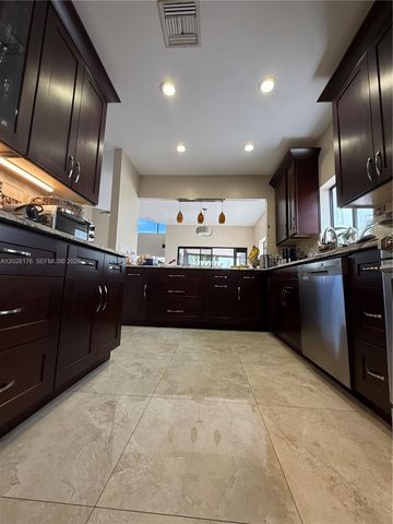 21719 Cromwell Cir, Boca Raton, FL 33486
