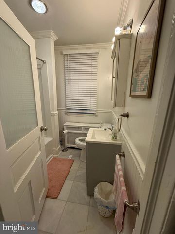808 S 8TH ST, Philadelphia, PA 19147