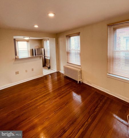 808 S 8TH ST, Philadelphia, PA 19147