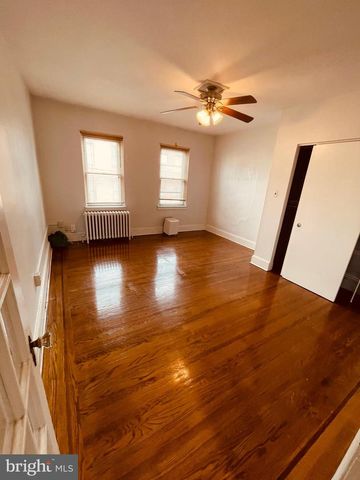 808 S 8TH ST, Philadelphia, PA 19147