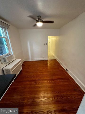 808 S 8TH ST, Philadelphia, PA 19147