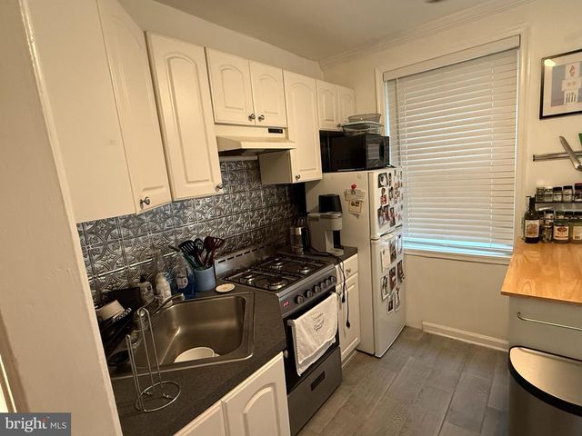 808 S 8TH ST, Philadelphia, PA 19147